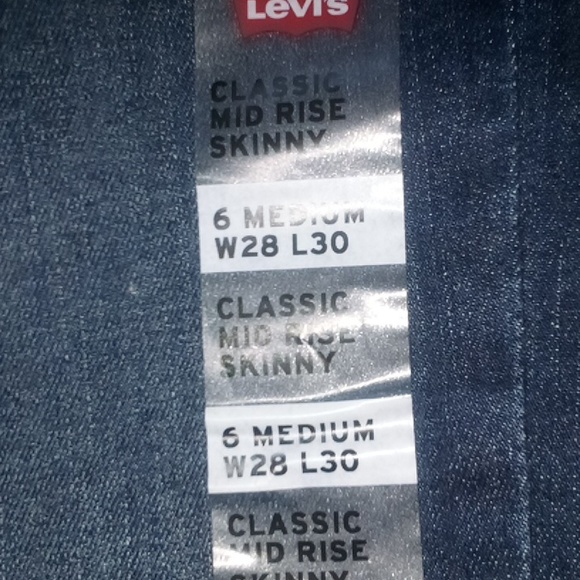 Levi's - Picture 3 of 3